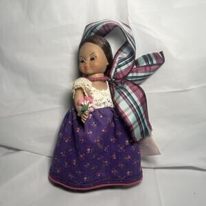 New Madame Alexander Doll 8 Inch International Doll Laos #525 In Box